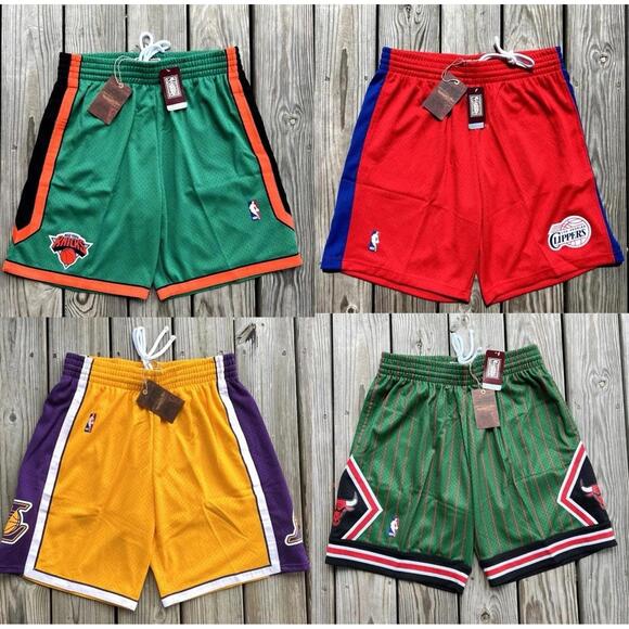 Lot of 4 Men’s M&N NBA Swingman Shorts Knicks Bulls Lakers Clippers Large